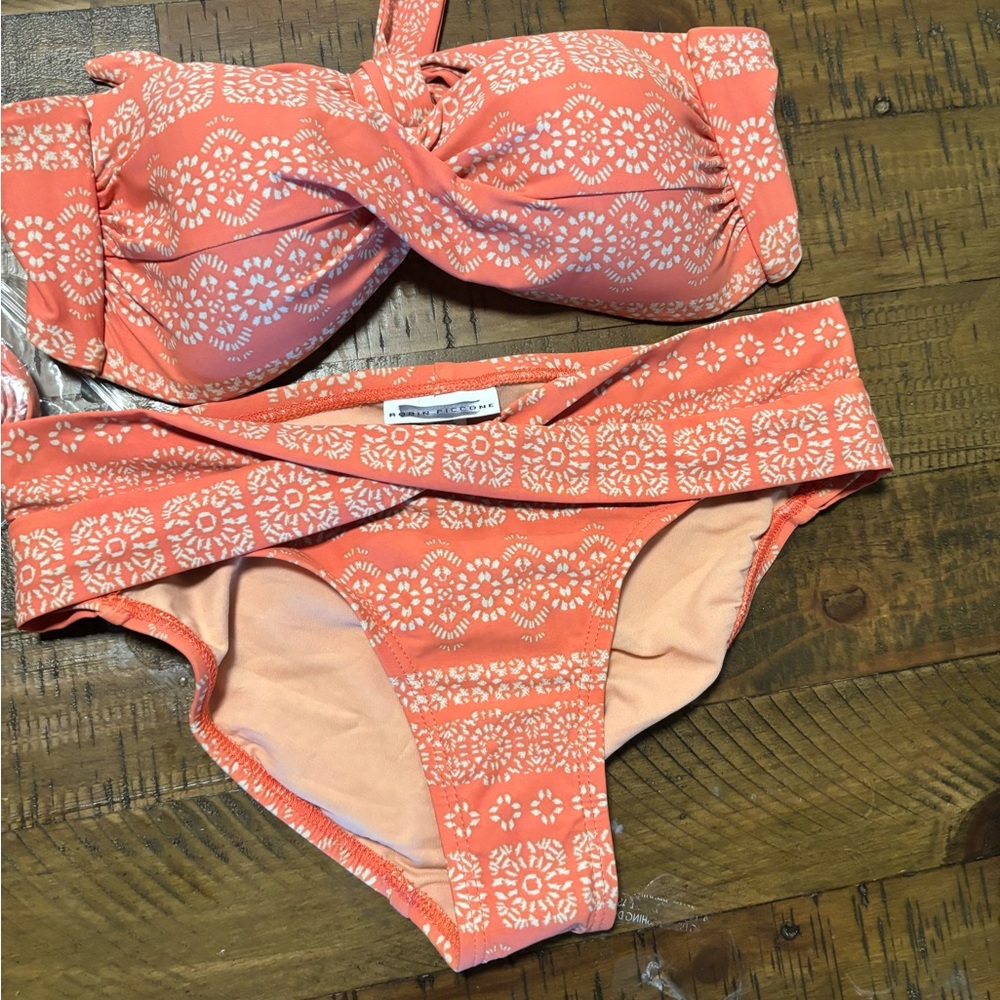 Robin Piccone Coral and Cream Bikini - Picture 1 of 4